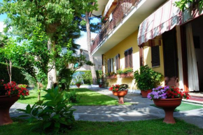  Albergo Villa Lorena  Форте Дей Марми